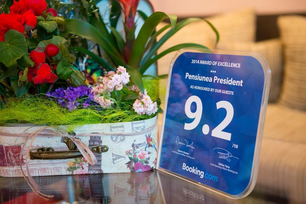 Pensiunea President Дева Экстерьер фото